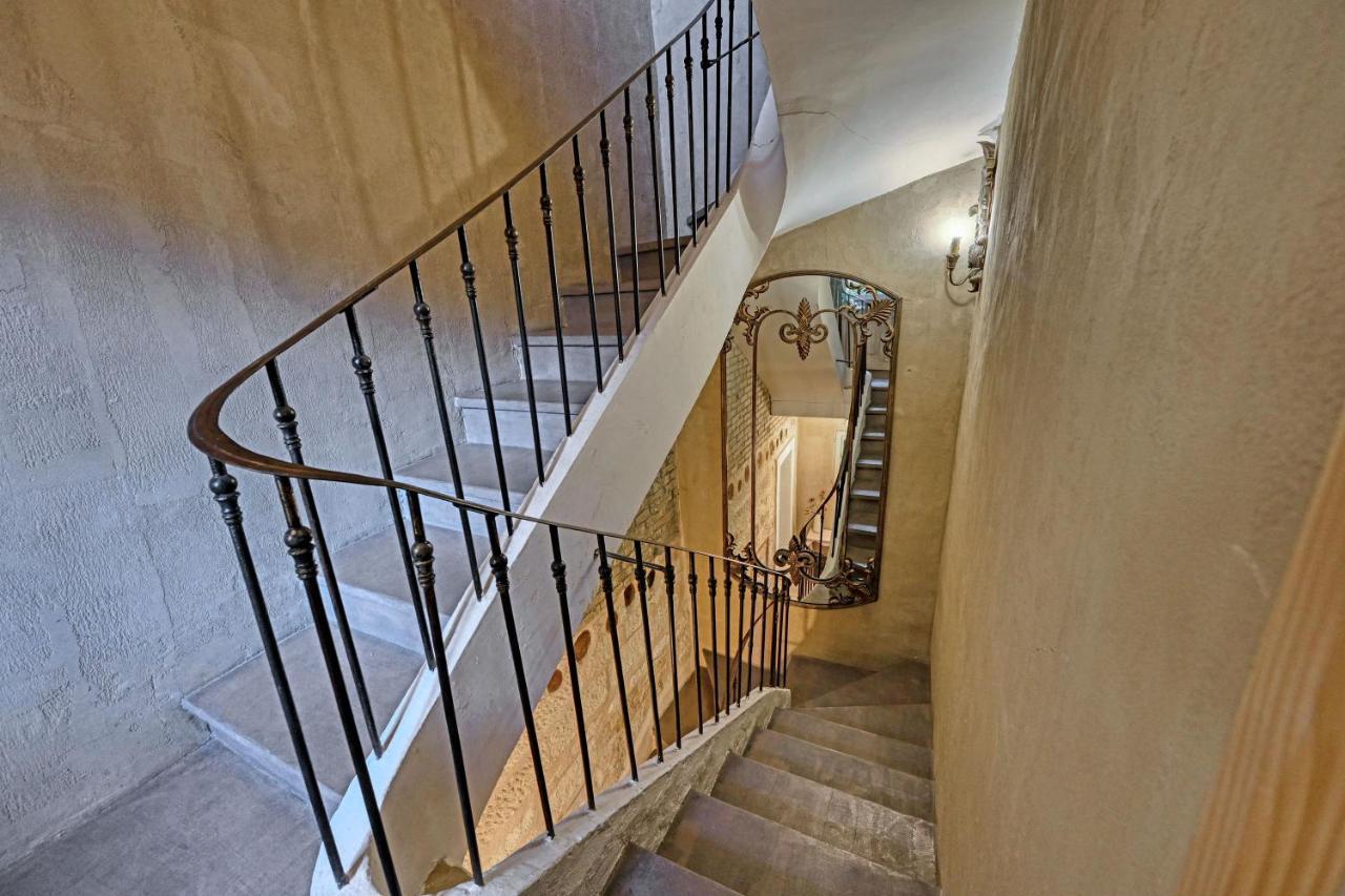 אביניון Au Coeur Des Papes, Dans Batisse De Charme Studios & Appartements En Coeur De Ville מראה חיצוני תמונה
