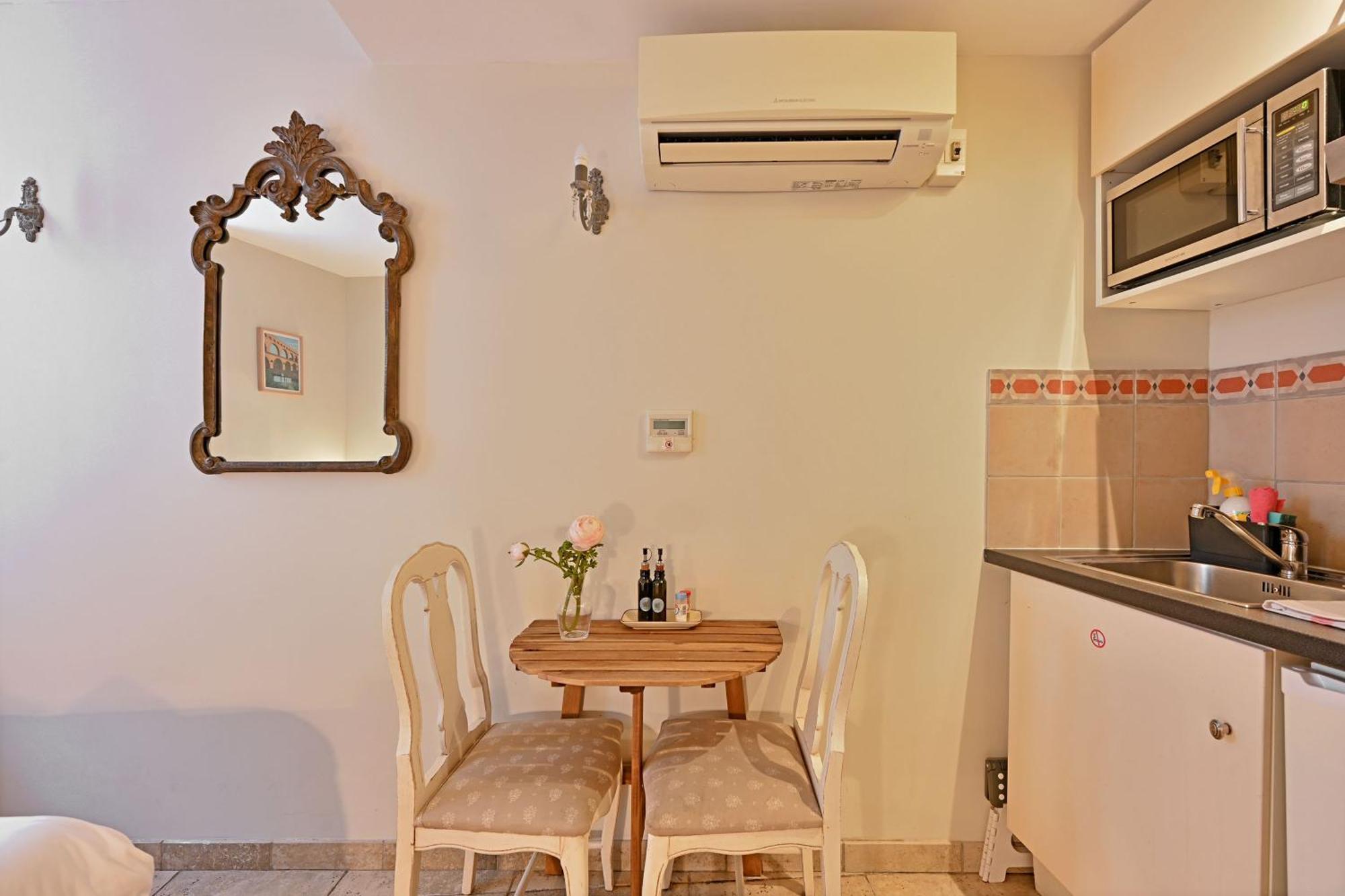 אביניון Au Coeur Des Papes, Dans Batisse De Charme Studios & Appartements En Coeur De Ville מראה חיצוני תמונה