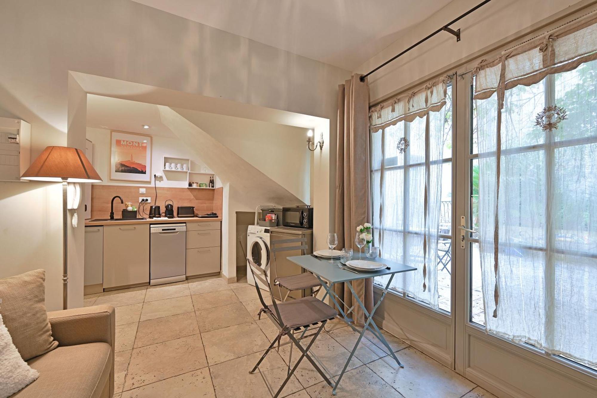 אביניון Au Coeur Des Papes, Dans Batisse De Charme Studios & Appartements En Coeur De Ville מראה חיצוני תמונה