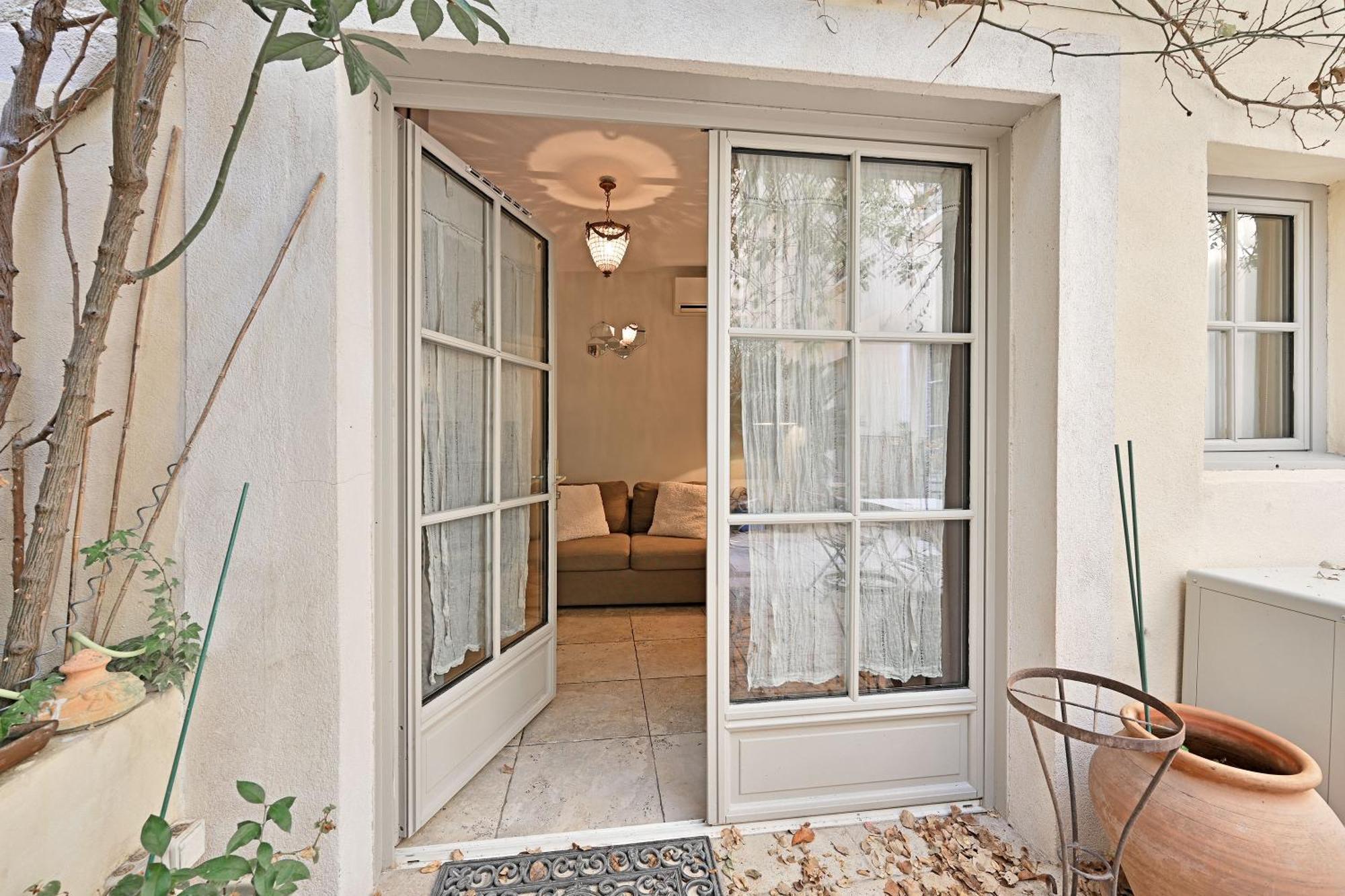 אביניון Au Coeur Des Papes, Dans Batisse De Charme Studios & Appartements En Coeur De Ville מראה חיצוני תמונה